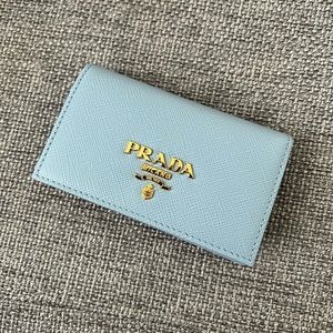 5️⃣0️⃣0️⃣ Prada Saffiano Leather Card Holder Light Blue